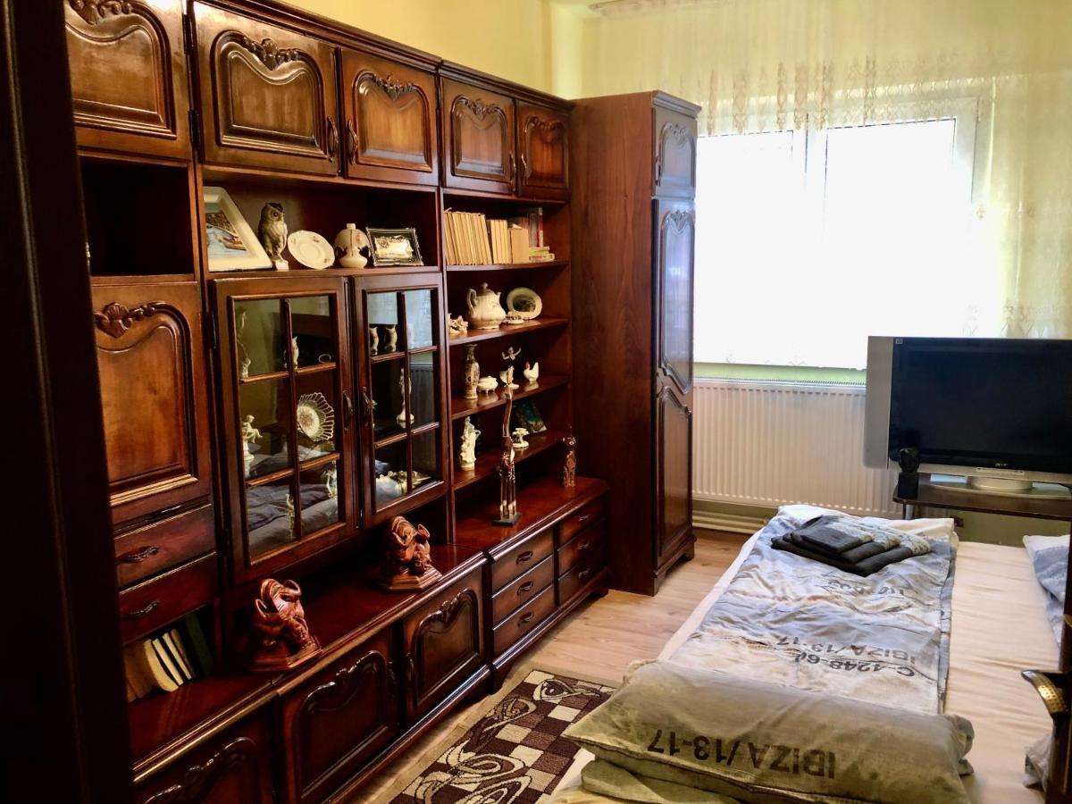 La Symo Apartament Straja Lupeni Lupeni  Esterno foto